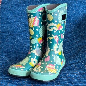 BOGS women’s or big Kids' Teal Multicolor cloud Pattern rain Boots size 8